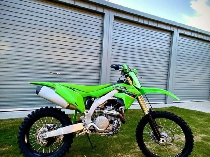 NEW HOME - 3 BAY SHED - 800M2 BLOCK!!!