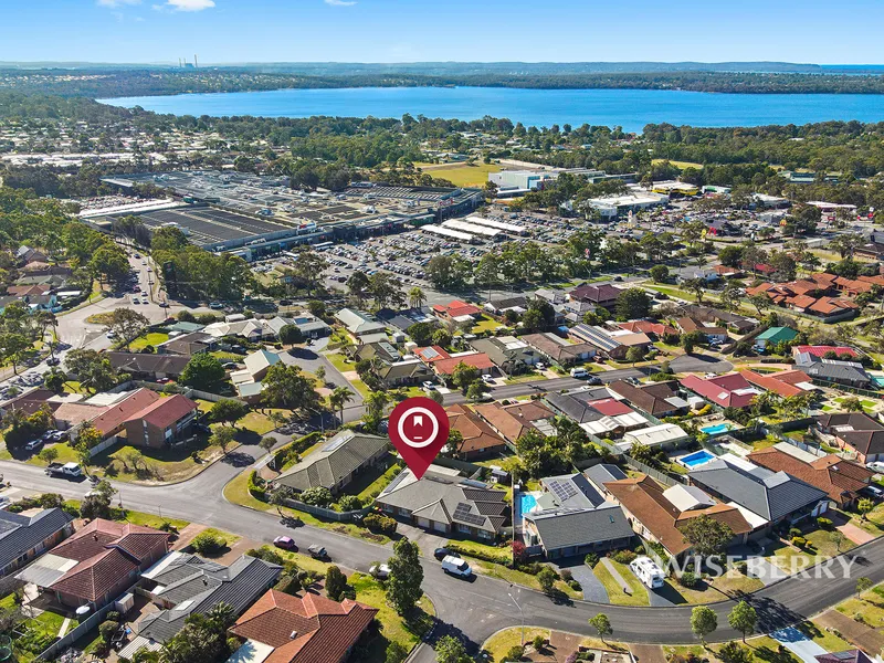 Fresh And Modern In Convenient Location