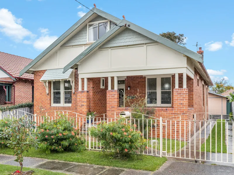 'Wembley' ~ 1920's Charm with Contemporary Updates