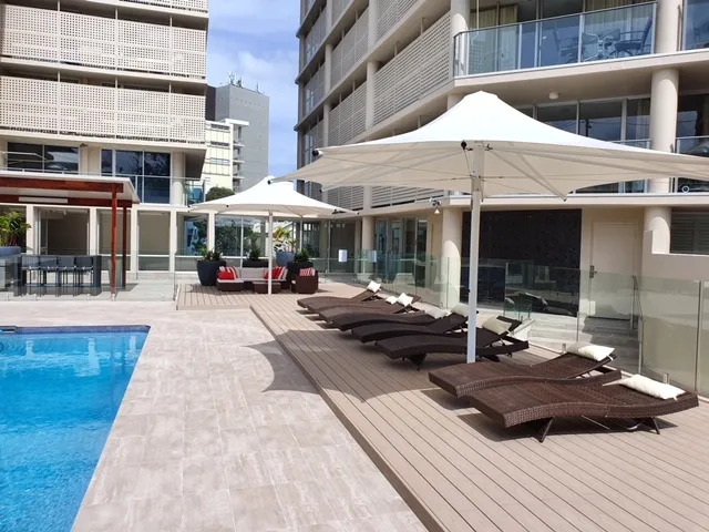 large spacious three bedroom apartment close to CBD - furnished or unfurnished, it's your choice