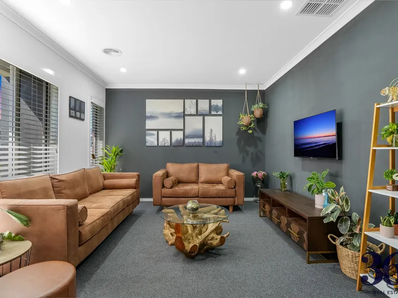 Designer Family Home of Space & Sophistication!