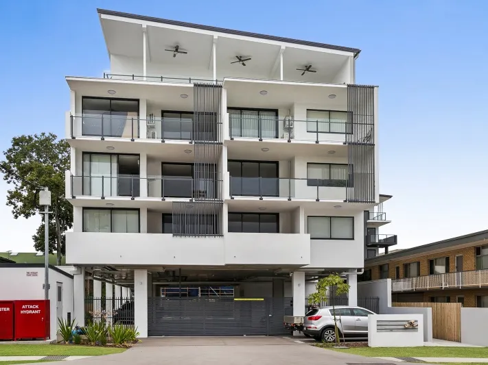 CONVENIENT LIVING IN THE HEART OF SHERWOOD