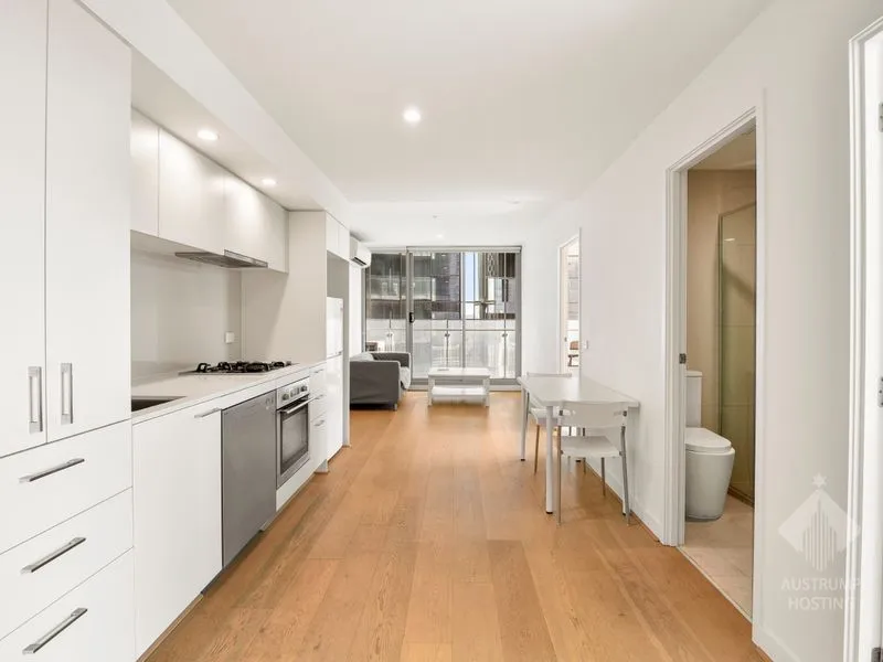 TRILLIUM Building: 2Bed+2Bath Fully Furnished Apartment minutes walking from Melbourne Central