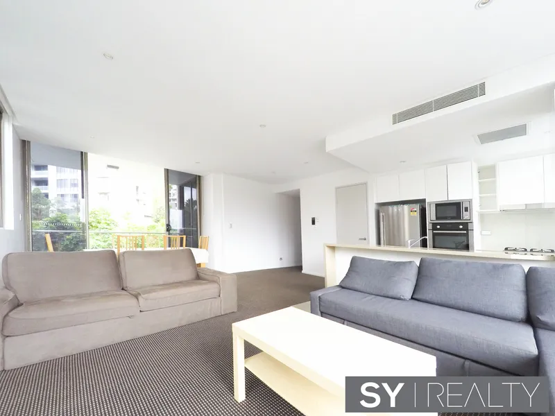 Oversized three bedroom penthouse style family home 155 sqm 