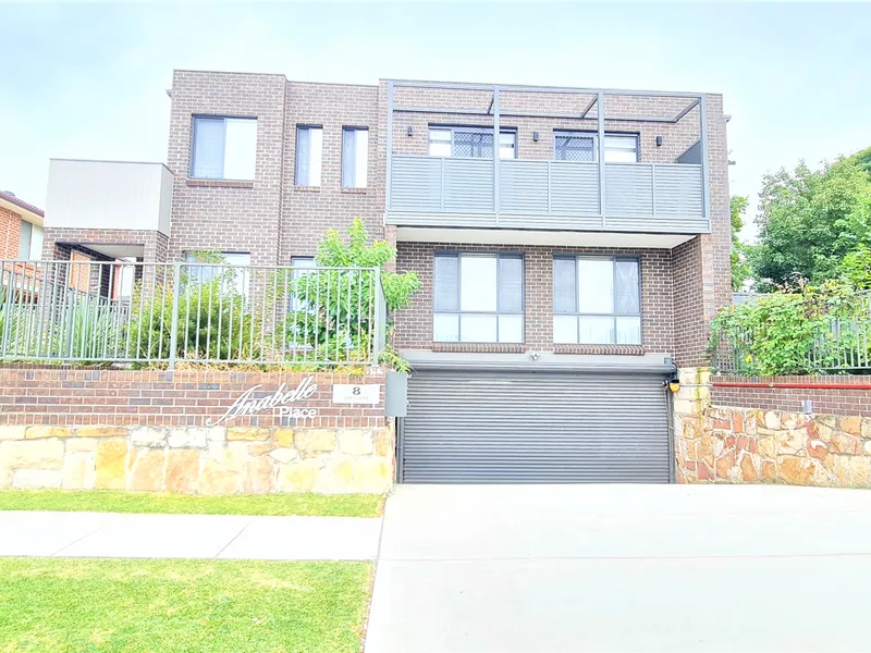 NICE VILLA WITH GIRRAWEEN SCHOOL CATCHMENT