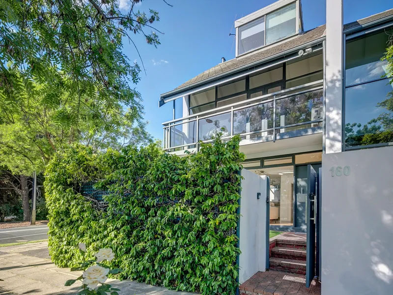 Stunning Three Level Townhouse on the Parklands