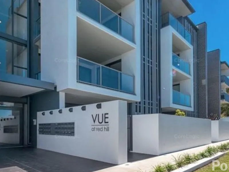 Stunning Third Floor Apartment with Stunning City Views!