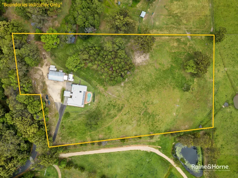 Lifestyle Acreage Close to the Beach
