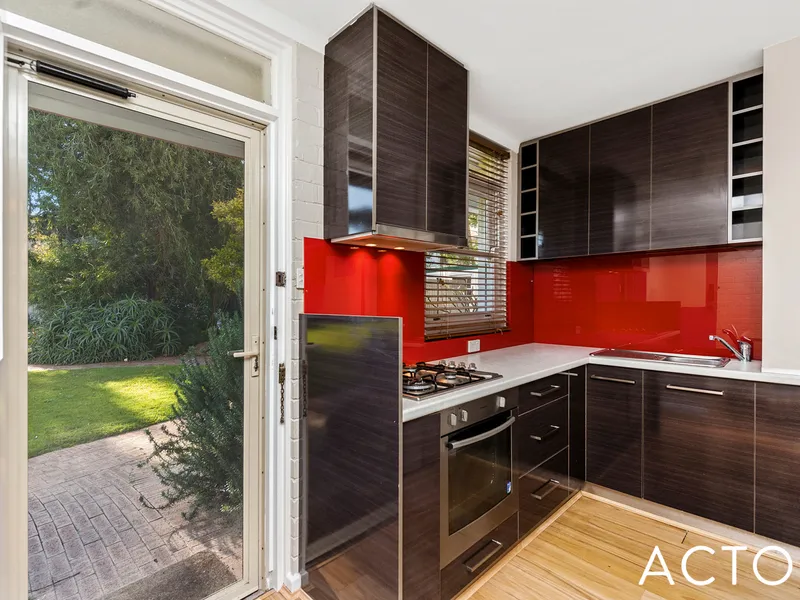 Apartment with private courtyard!