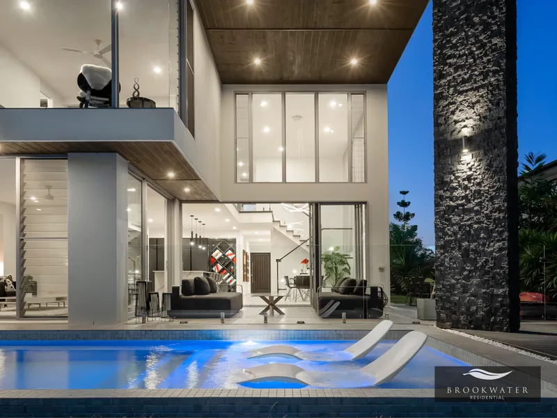 Luxurious Architect-Designed Residence - A Modern Masterpiece!