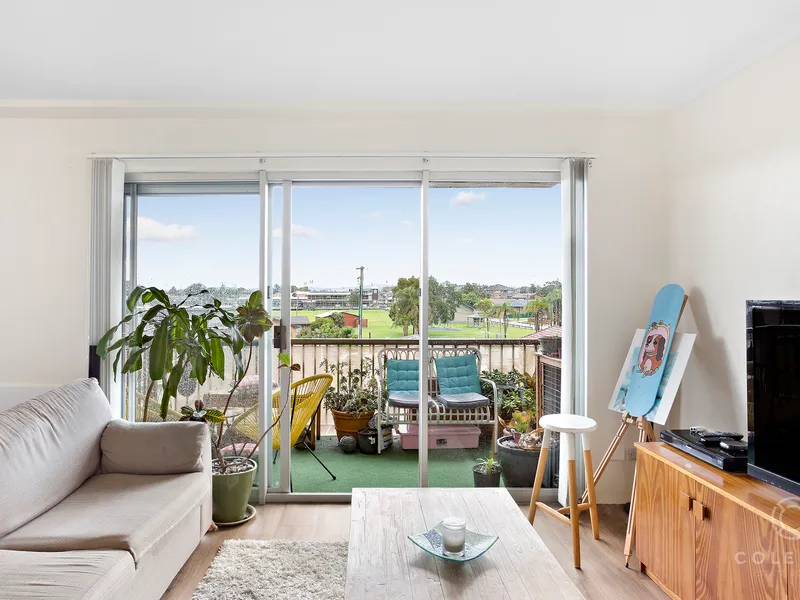 Sweeping Views & Ocean Breezes