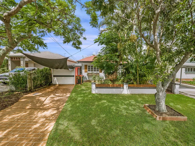 Clontarf cottage with Self-Contained retreat.