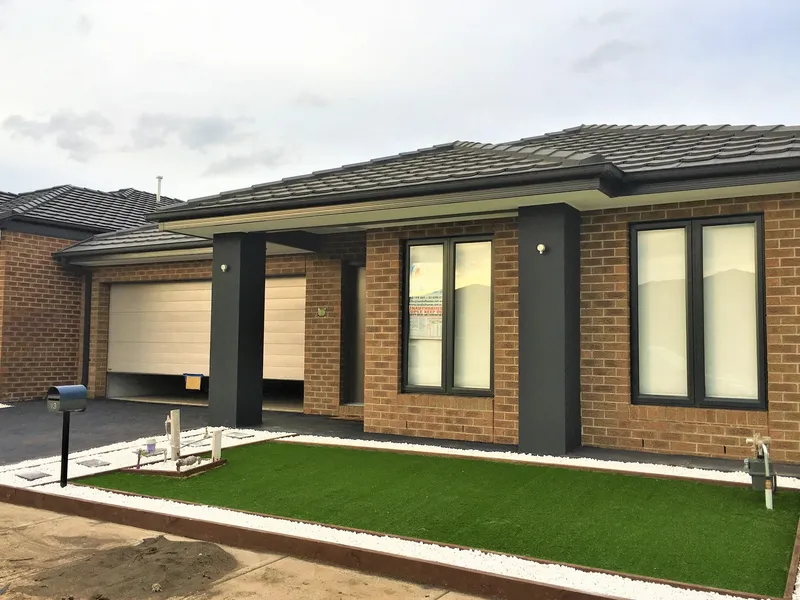 REGISTER / ENQUIRE BELOW TO INSPECT!