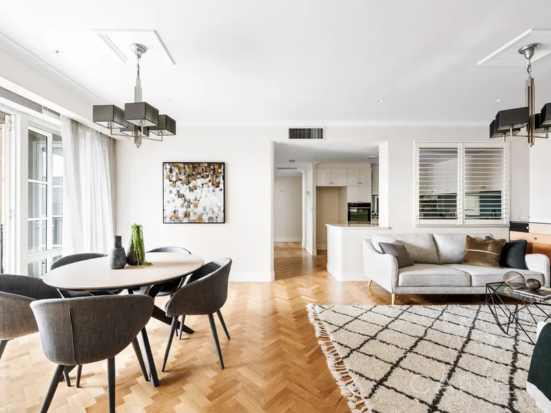 Classic Design with subtle Art Deco Fusion