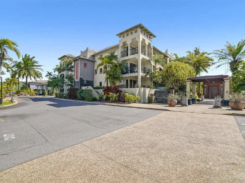 Furnished & Renovated Cairns One Apartment