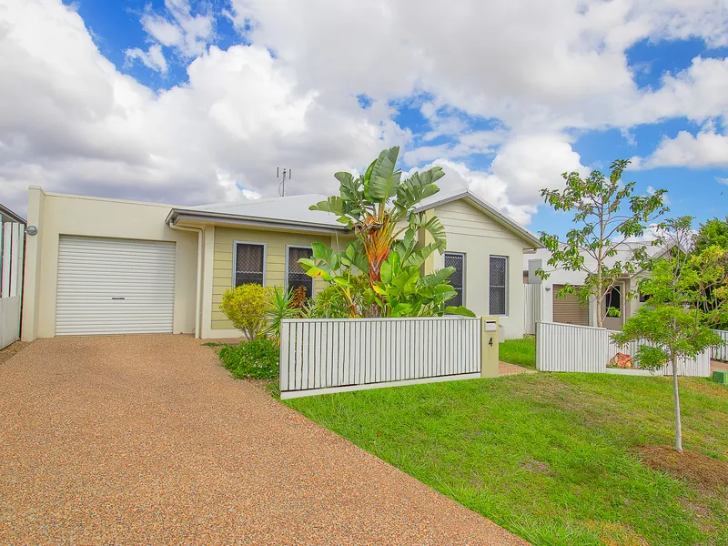 FANTASTIC INVESTMENT ON RETURN, OR PERFECT FOR FIRST HOME BUYERS - LOW MAINTENANCE HOME IN COSGROVE!
