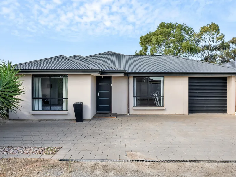 PRIVATE FAMILY LIVING – HUGE 4 BEDROOM