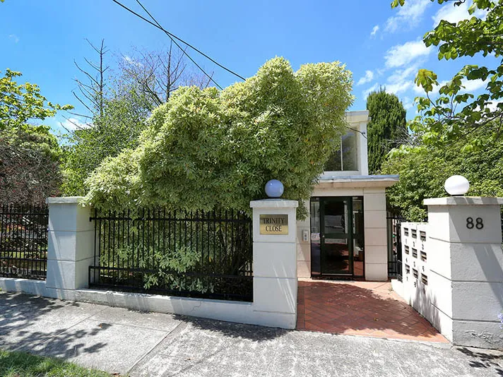 OFFERING 1 MONTH FREE RENT