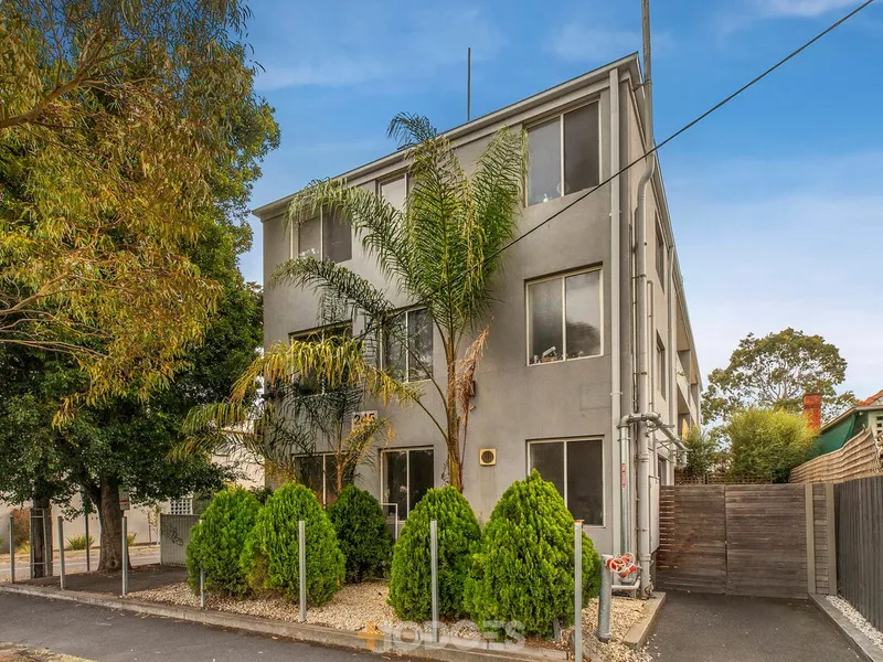 Modern Comfort with Large Balcony| HODGES CAULFIELD