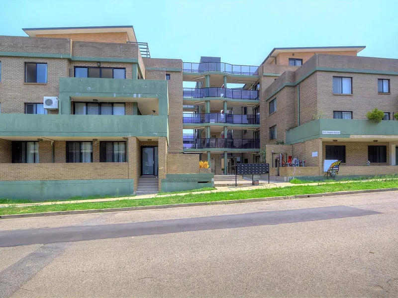 Quality Modern Unit- Near Westmead Hospital!
