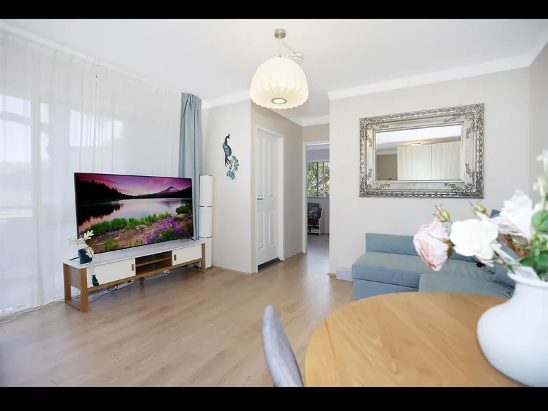 Renovated, Bright & Ready to move in