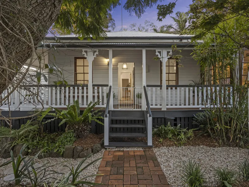 A Blend of Classic Character & Chic Contemporary