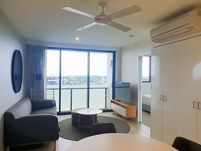 Fully Furnished Hotel-style Luxury 1 bedroom apartment with study 