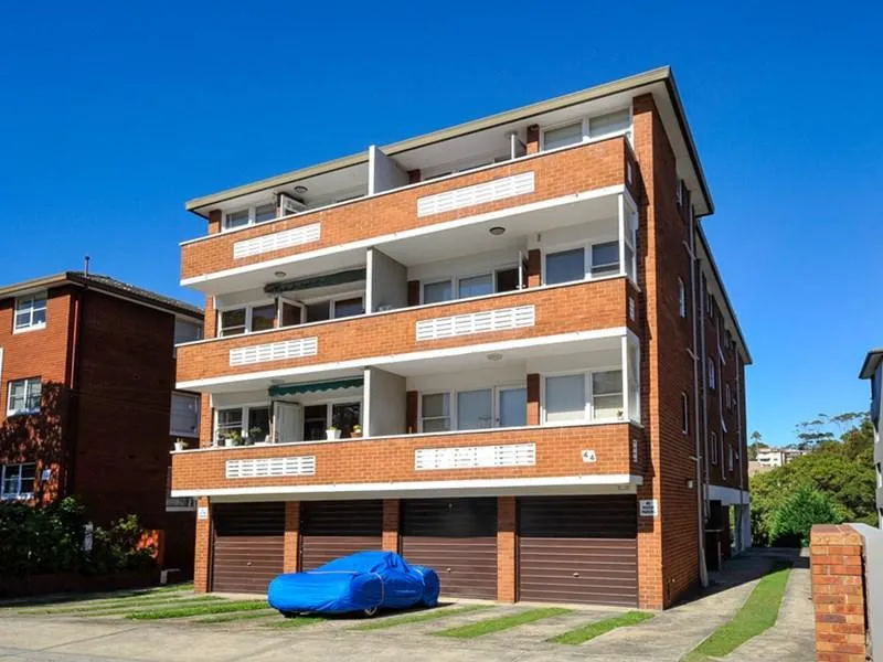 One Bedroom with Enclosed Balcony & Parking