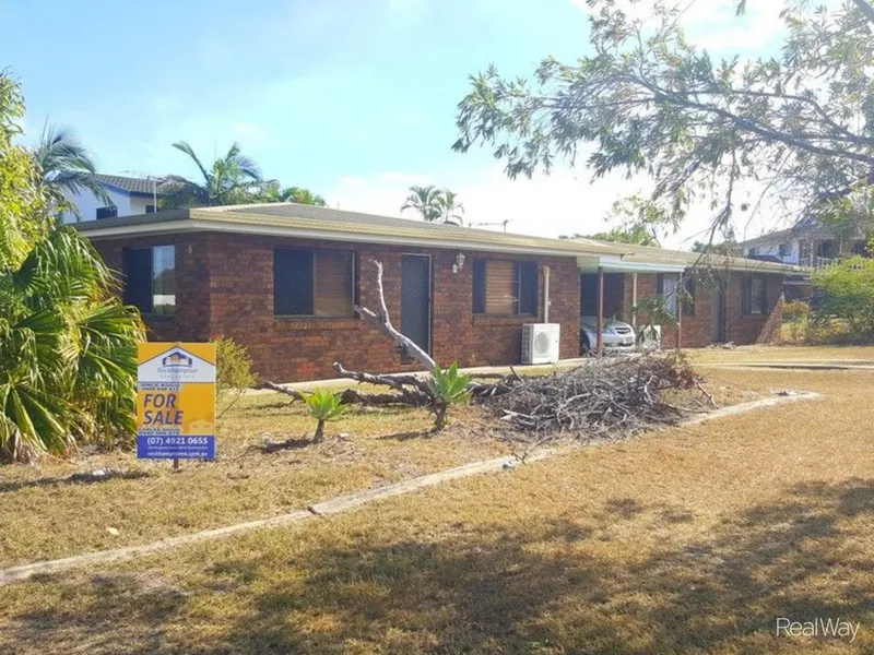 UNIQUE FIND... 3 BEDROOM DUPLEX