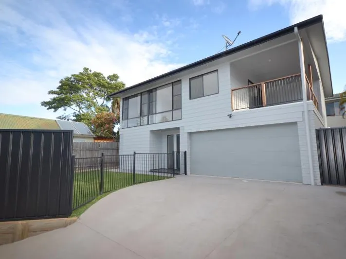 Large Family Home So Close To Town