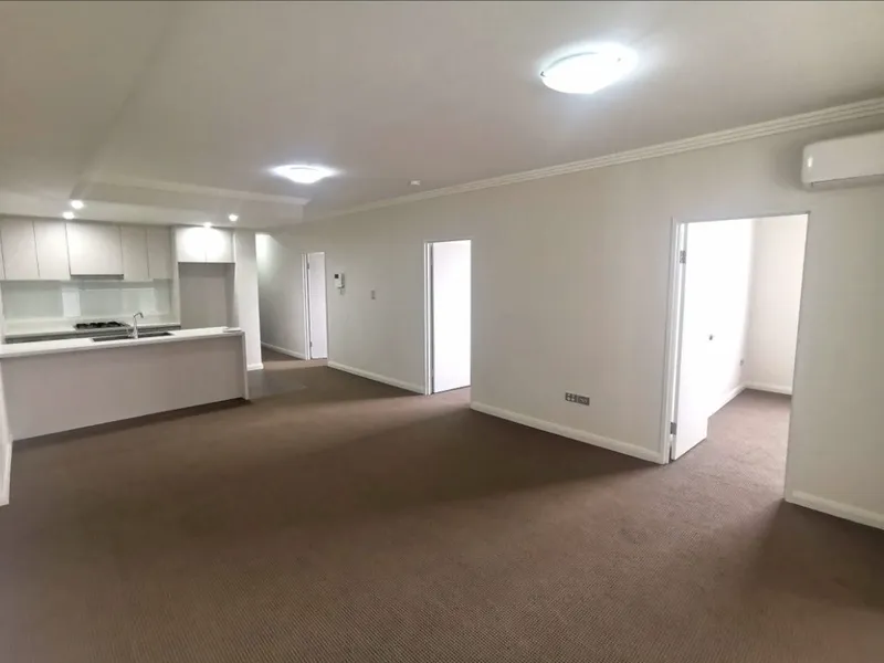 Stunning Three Bedrooms Two Bathrooms for lease!