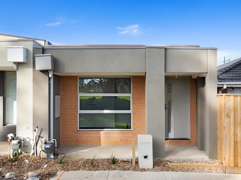 Pretty Little Face on that Pretty Little Frame