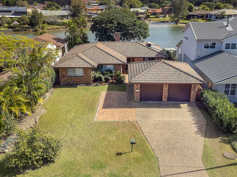 A very rare opportunity for a premium address with direct creek access