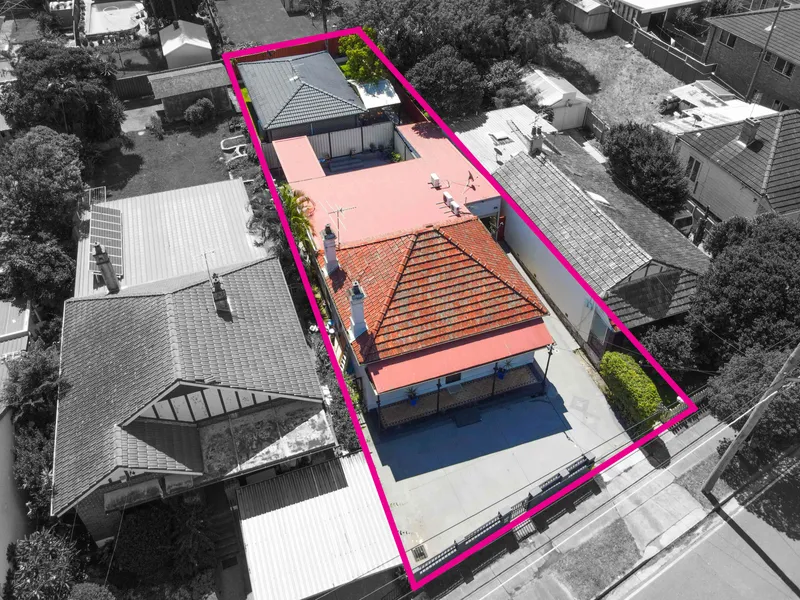 TWO Dwellings for the price of ONE with R4 Zoning !!