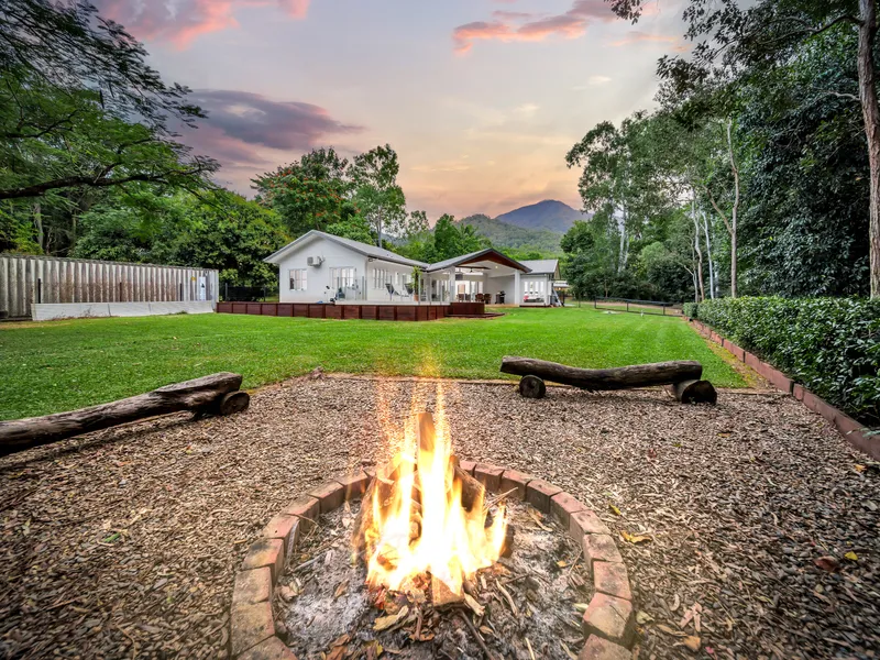 Secluded and Private - Modern Contemporary Home with Plunge Pool + Separate 2 Bedroom Cottage