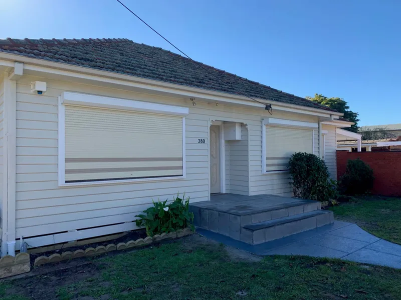 Spotless and clean, large bedrooms and outdoor entertaining