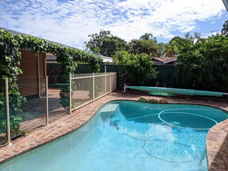 INVESTORS SPECIAL. OUTSTANDING RENTAL Return OF $40,300 /yr.  !!!