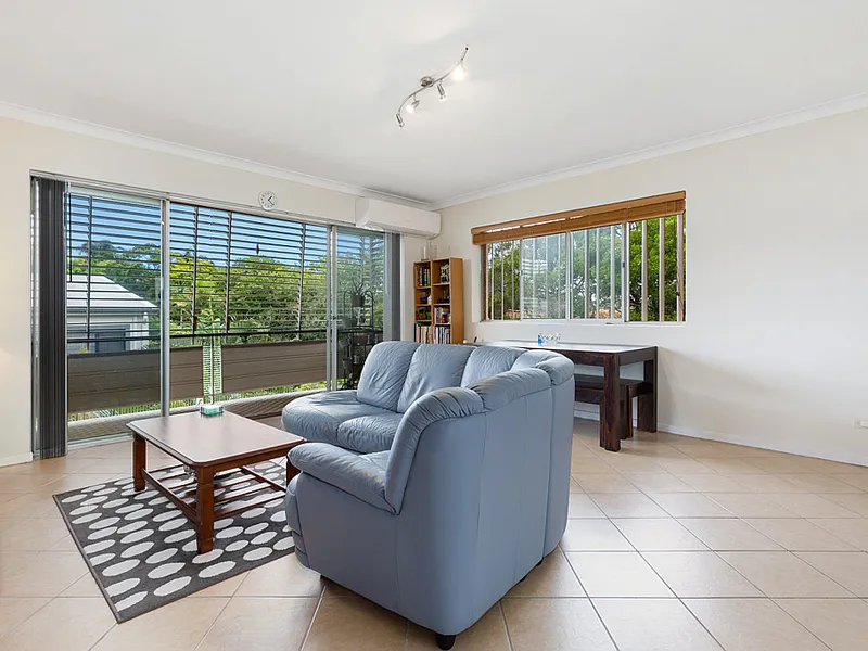 Super spacious top floor apartment, light and bright throughout!