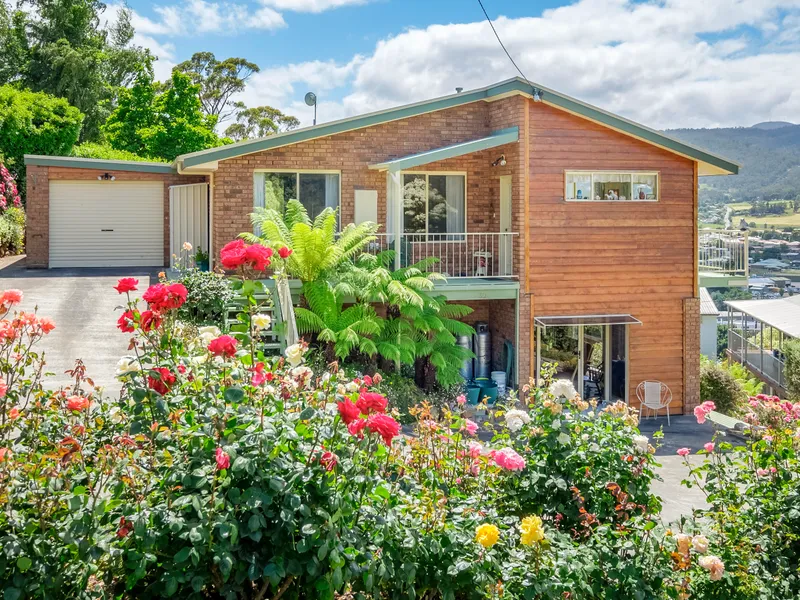 Superb River Views - Three Bedrooms - Excellent Position