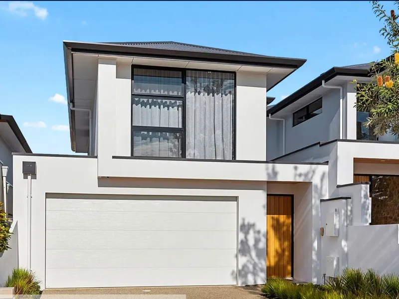 Luxury seaside home built 2021