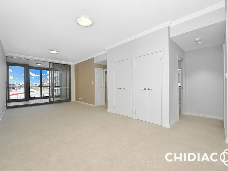 Bright apartment high on level 6 with winter balcony