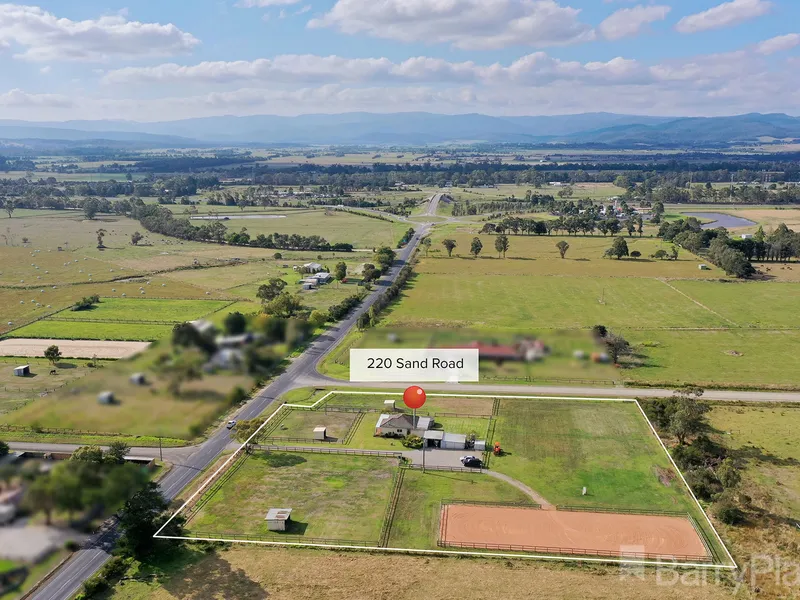 Potential plus on 3.2 acres! 