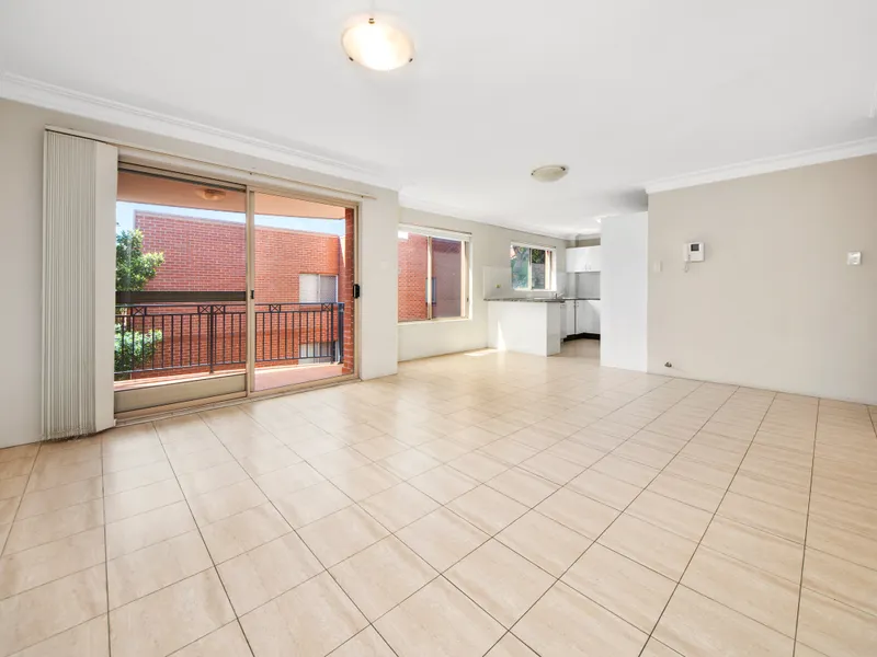 Superb Open Plan Apartment.