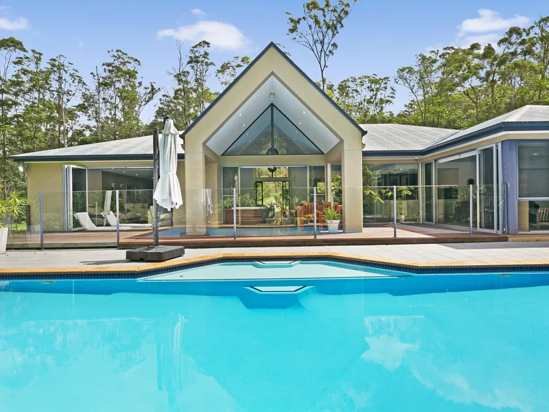 FAMILY ENTERTAINER  - ACERAGE LIFESTYLE