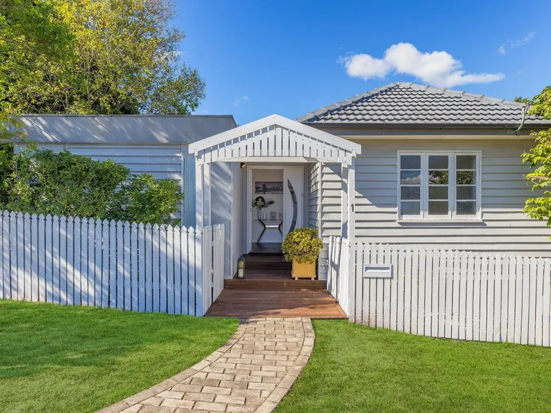 3 Bedrooms house in Mansfield High School Catchment