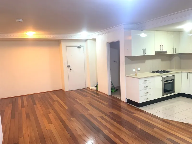 Modern Apartment with Expansive Views