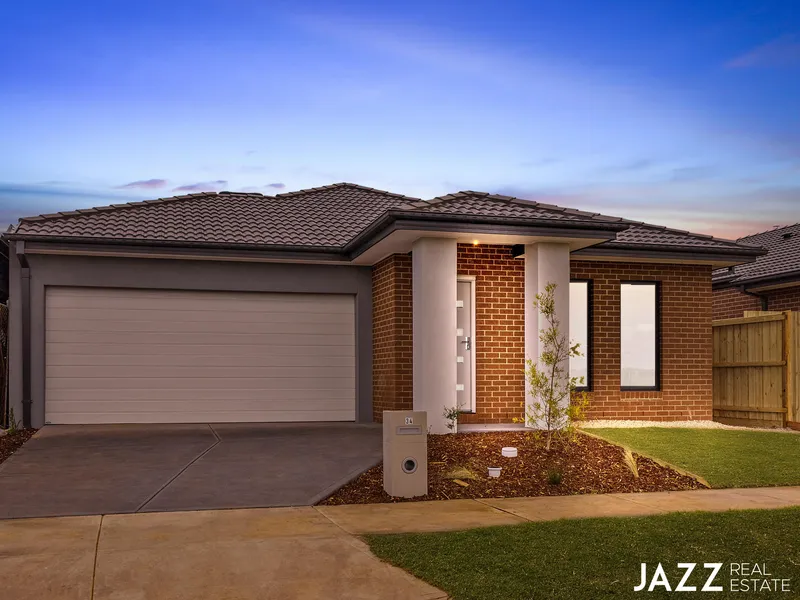 Brand-New Indoor/Outdoor Entertainer with convenient location