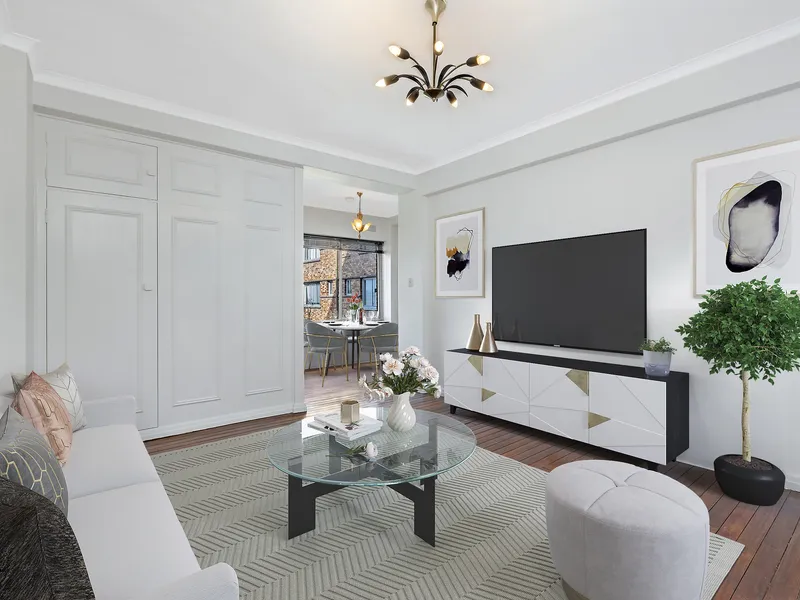 Spacious North Facing Art-Deco One Bedroom Apartment