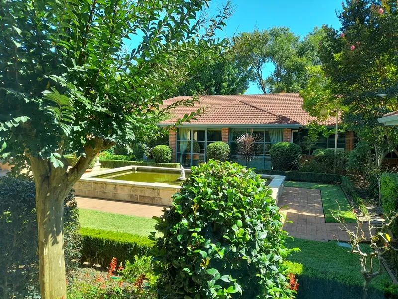 Rose Garden Ground Floor Apartment & North Facing