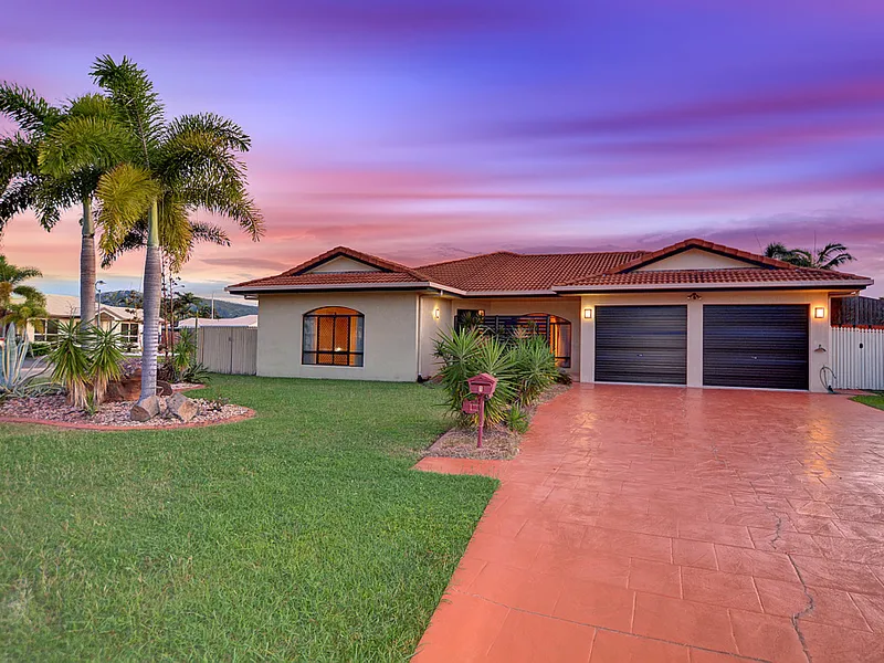 Extra Large Family Friendly Home On A Corner Block!